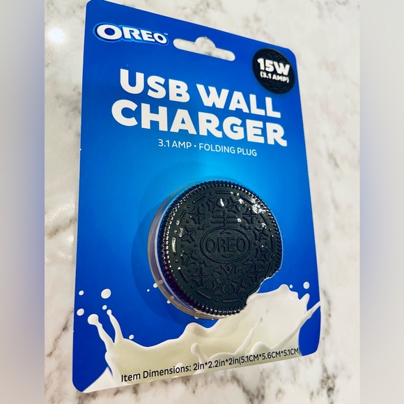 NWT! USB Wall charger with Oreo cookie shape. - Picture 4 of 7